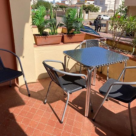 Très Bel Appartement Entièrement Rénové Empuriabrava Extérieur photo