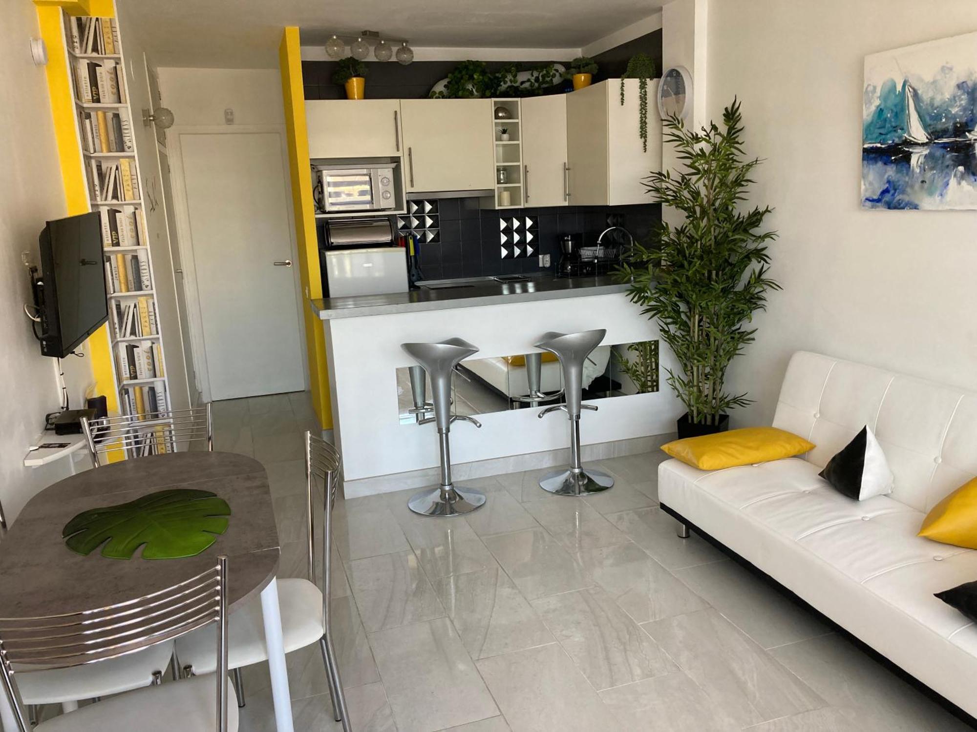 Très Bel Appartement Entièrement Rénové Empuriabrava Extérieur photo